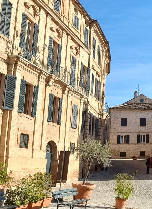 Piazza del Sabato del Villaggio