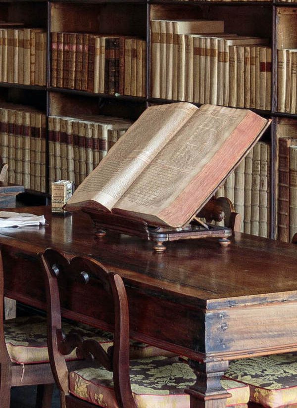 Biblioteca, leggio